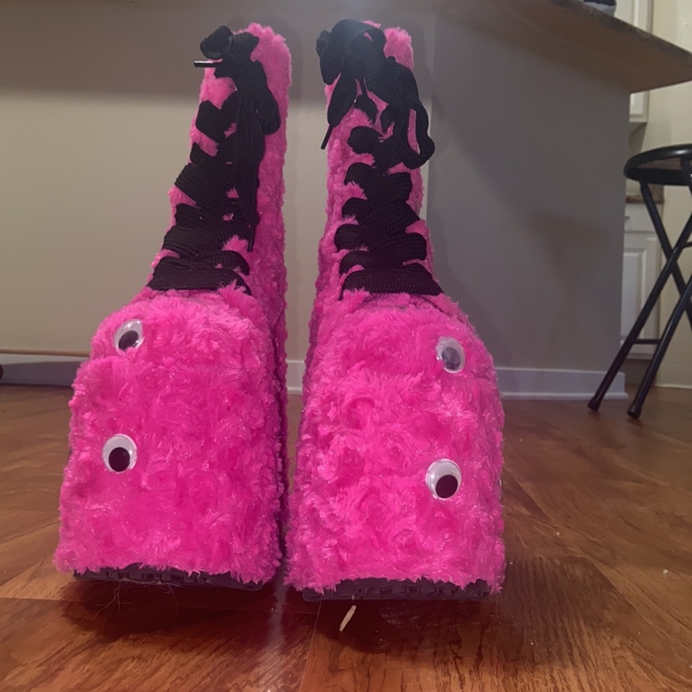 7” Demonia Fuxzy Hot Pink platforms - Picture 6 of 9